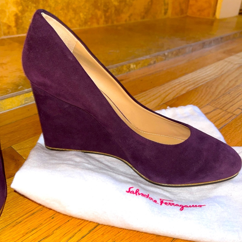 New Salvatore Ferragamo Plum Suede Wedge size 10B